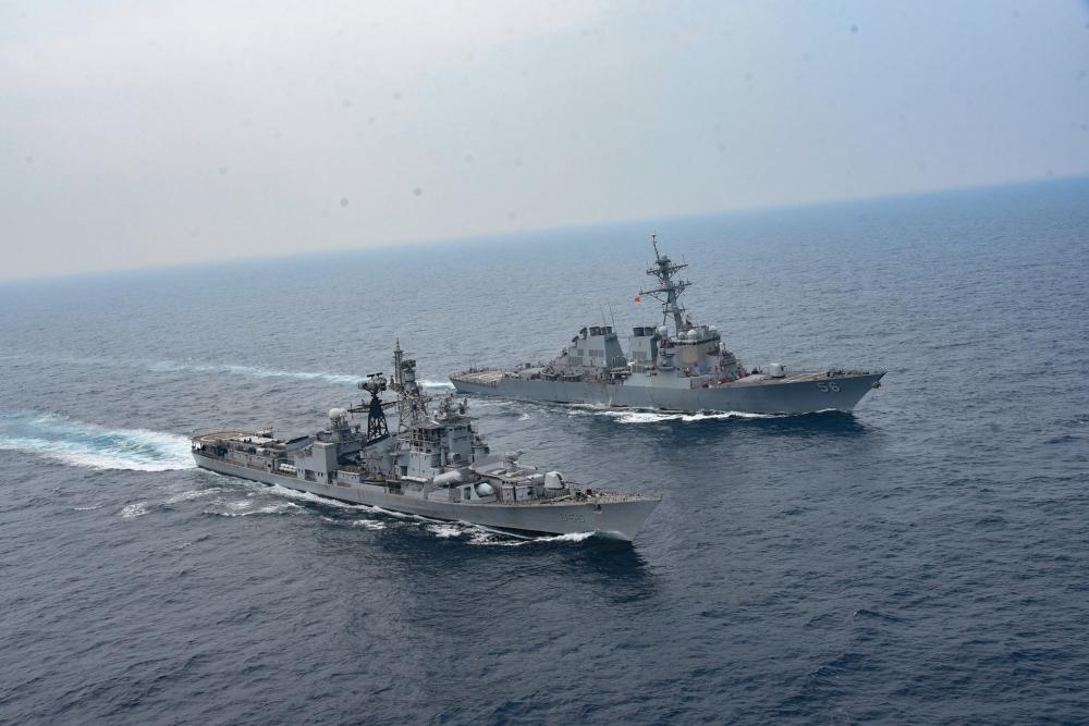 The Weekend Leader - Drop in drugs smuggling, piracy and robbery in Indian Ocean in Dec: Indian Navy